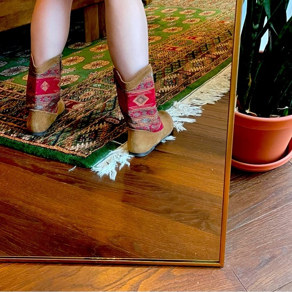 Minnetonka suede patterned short boots SIZE 7 - Picture 5 of 6